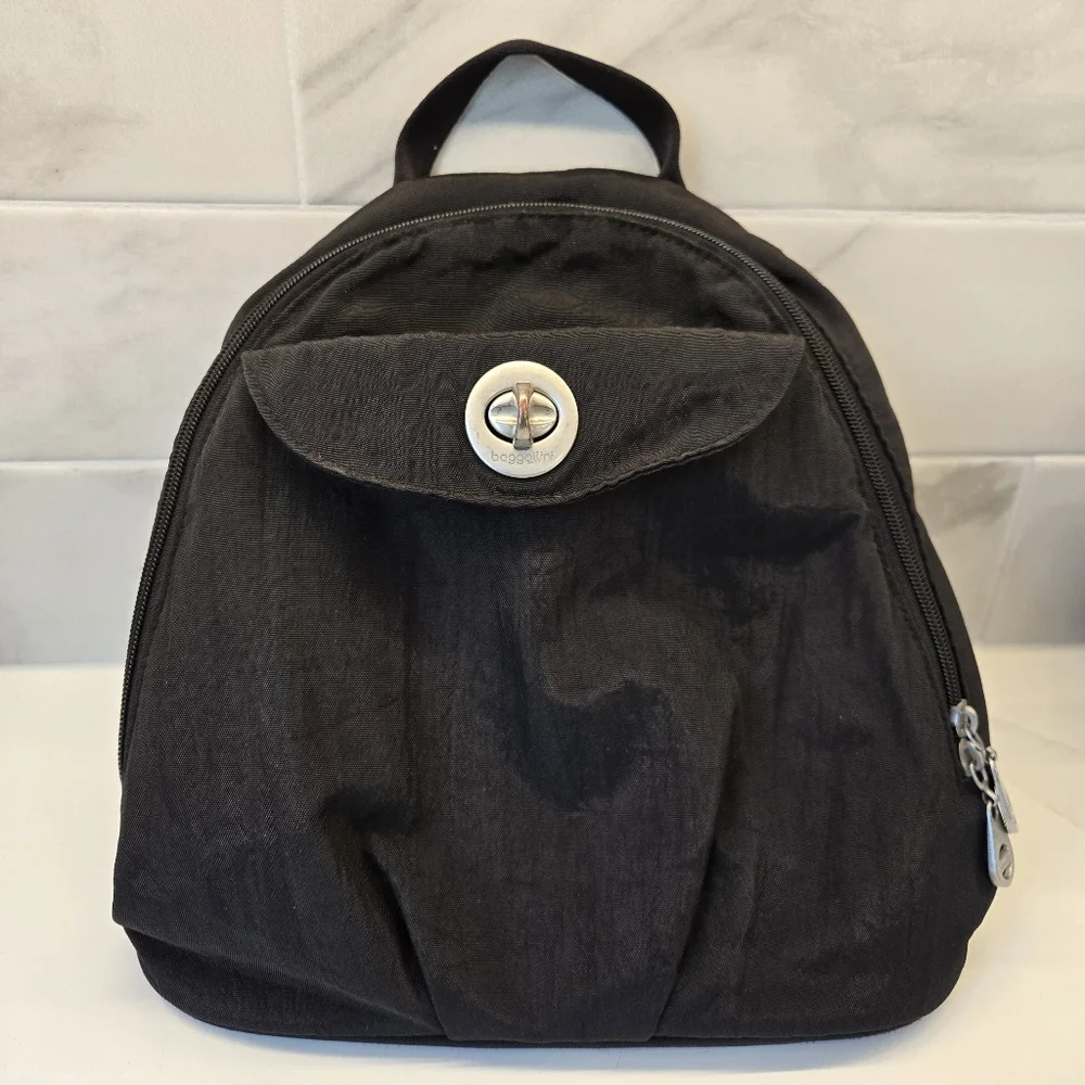 Baggallini Convertible Backpack Black‎ Travel Lightweight Pockets